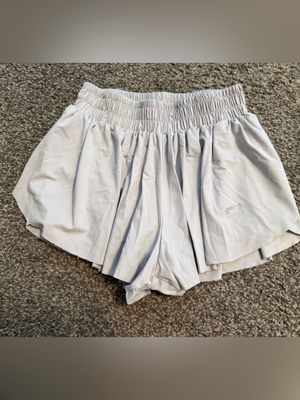 Women’s Flowy Light Grey workout shorts. Small